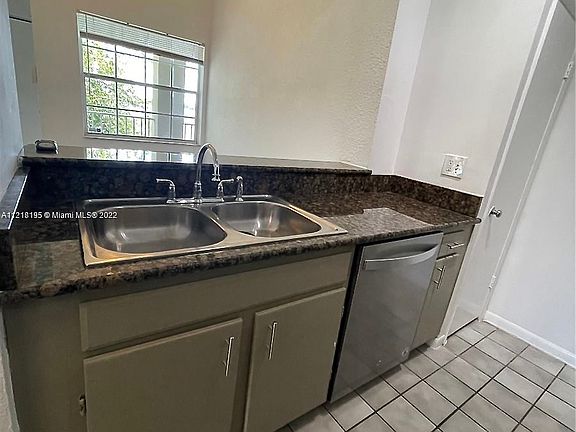 5th image of 2841 N Oakland Forest Dr APT 211