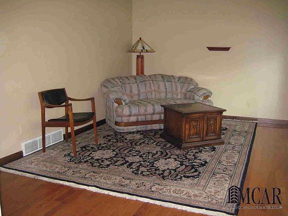 5th image of 1167 Birchwood Dr