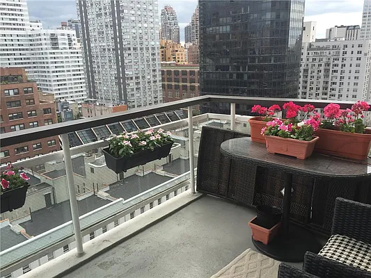 Rented by R New York | media 35