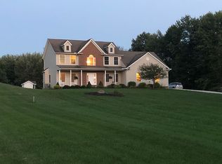 2635 Smith Kramer St NE, Hartville, OH 44632