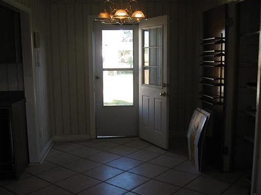4th image of 1005 Maine Ave