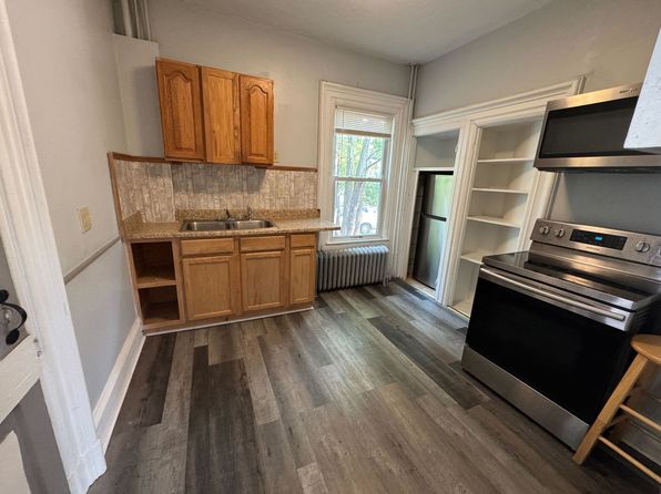 16 Pearl St UNIT 2