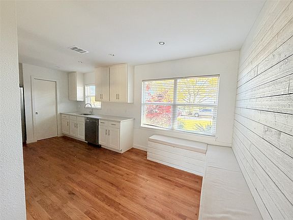 5th image of 5907 Columbia Ave