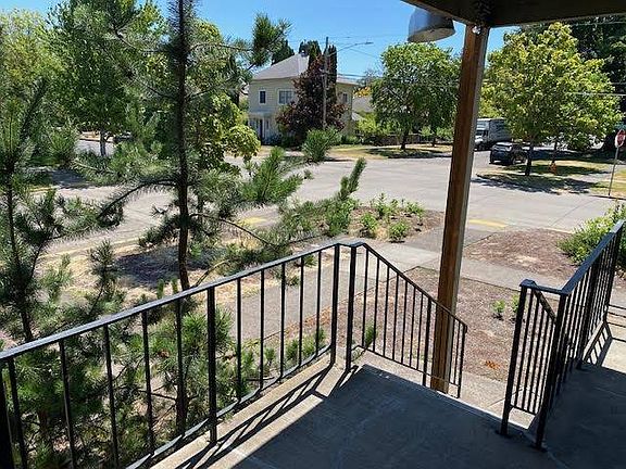 2nd image of 326 SW 8th St