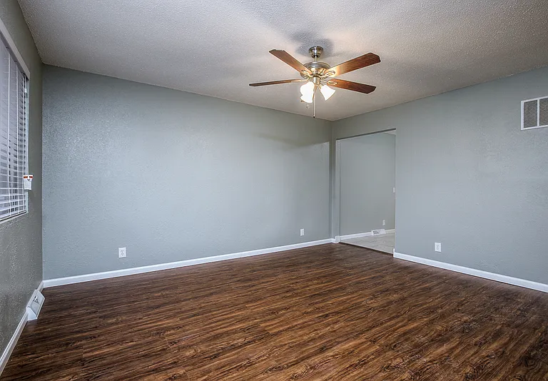 514 NE Corder St #B — Photo 4