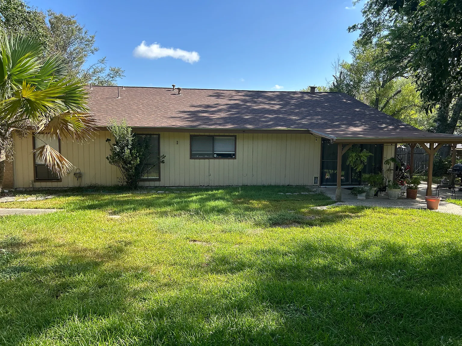 3 bed, 1744 sqft, $1,950 — Photo 2