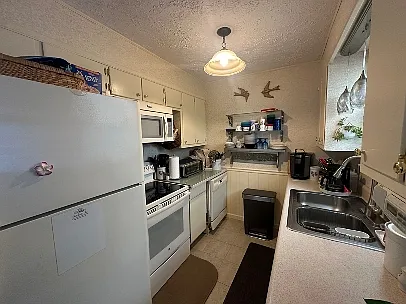 4 bed, 1270 sqft, $1,400 — Photo 2