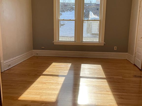 2nd image of 2653 Marshall St NE Unit 1