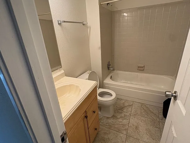 18001 E Kentucky Ave #202 — Photo 13