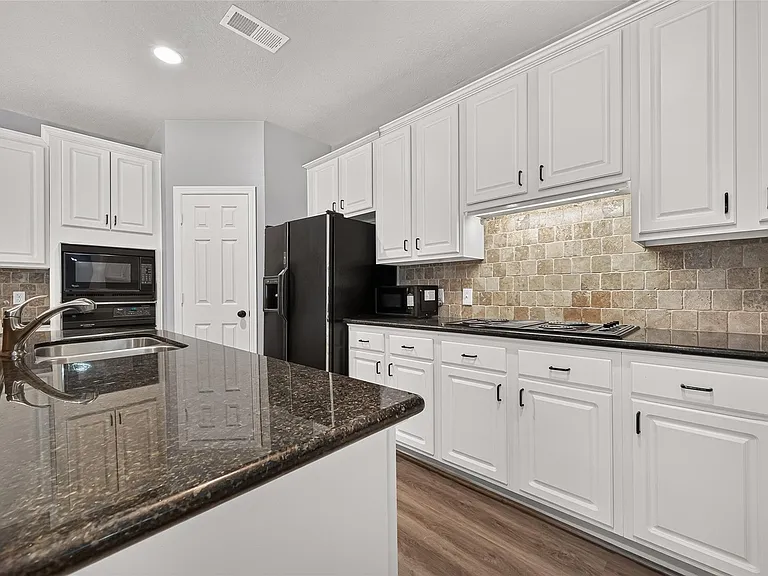 14303 Reissen Ln — Photo 25