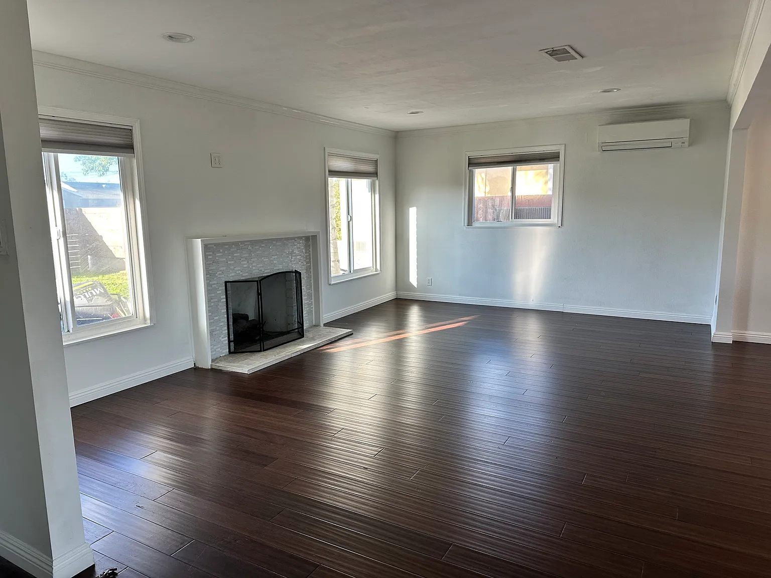 664 W Wilson St — Photo 2