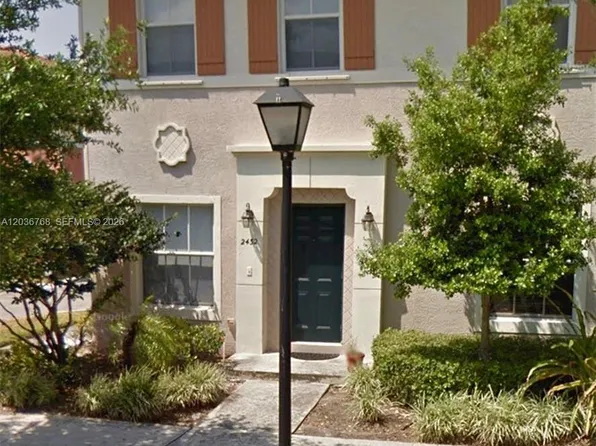 2432 SW 99th Way, Miramar, FL 33025
