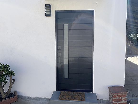 3rd image of 440 N Carmelo Ave