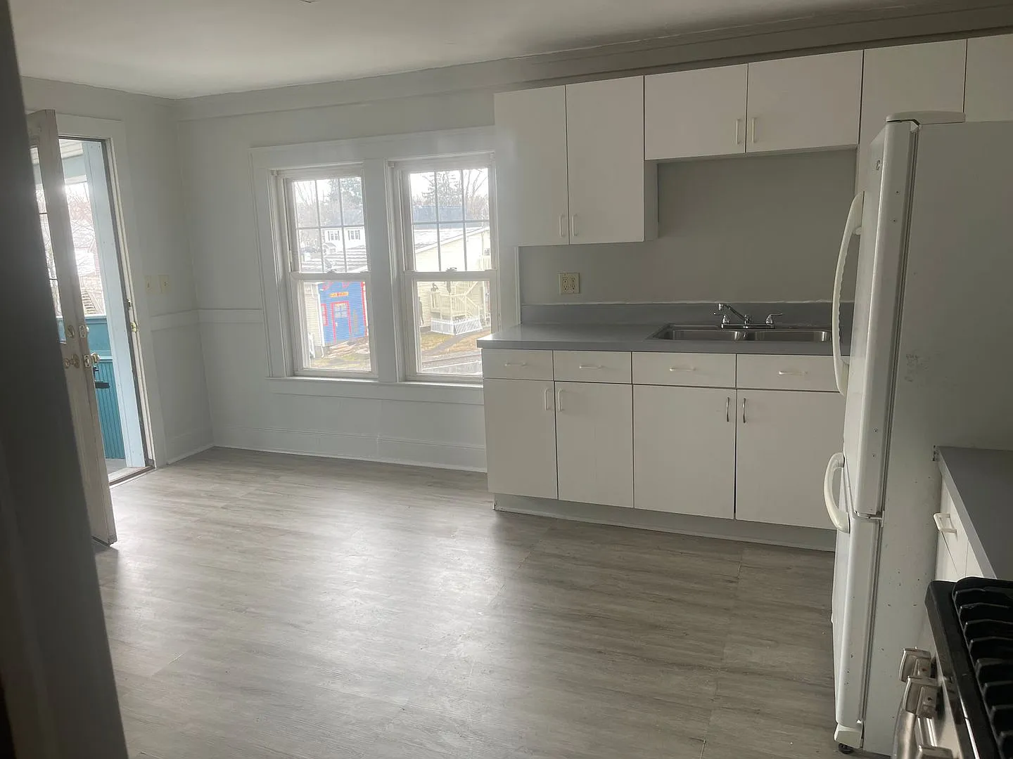 328 Main St - Red Pod — Photo 2