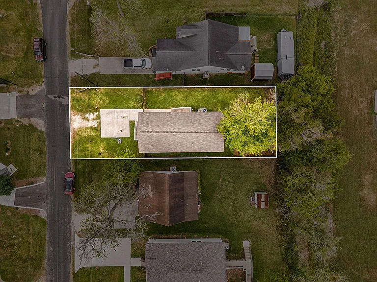 805 E Mulberry Ave — Photo 2
