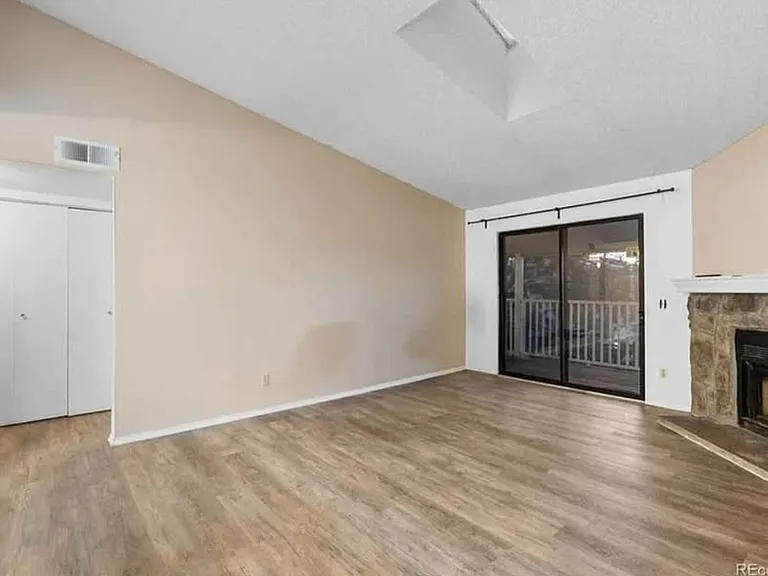 910 S Walden St #206 — Photo 13