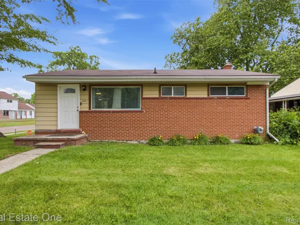 340 W Hopkins Ave, Pontiac, MI 48340
