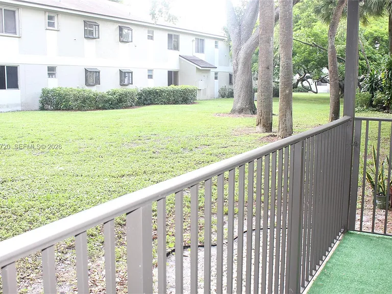 110 Gardens Dr #103 — Photo 24