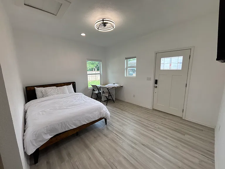 547 Lavena St — Photo 4