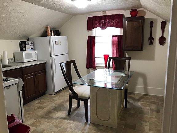 4th image of 3858 Seward St #2
