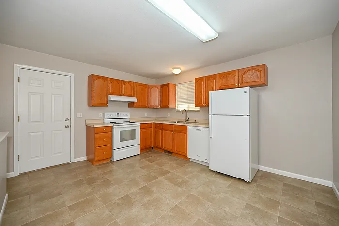 918 E Vics Rd — Photo 9