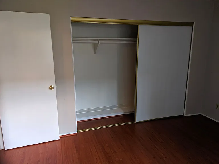 New Hampshire Apartments — Photo 7