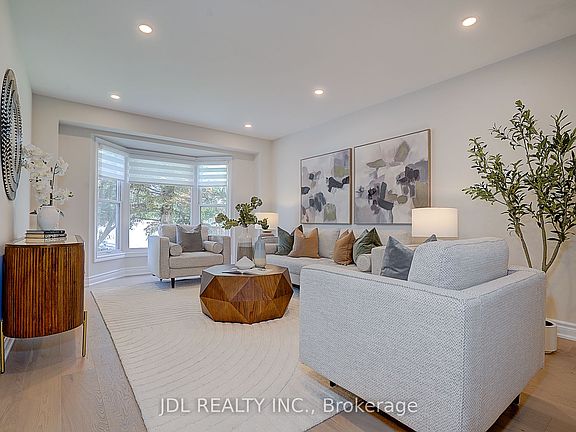 5th image of 148 Manhattan Dr
