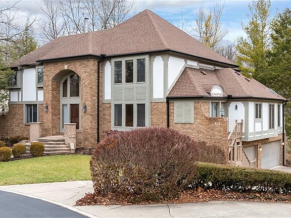 3rd image of 7104 Hunters Creek Dr