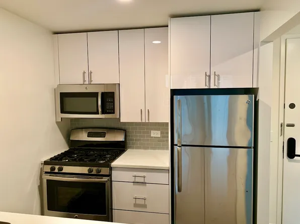 520 West 43rd Street image 6 of 24