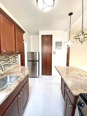 5th image of 21-46 Crescent St #D1