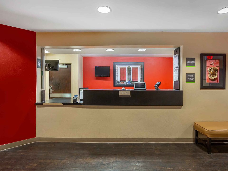 Lobby and Guest Check-in