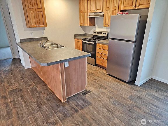 5th image of 18042 Sargent Road SW #1
