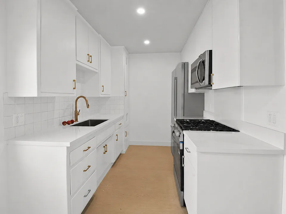 114 Avenida Aragon #2
