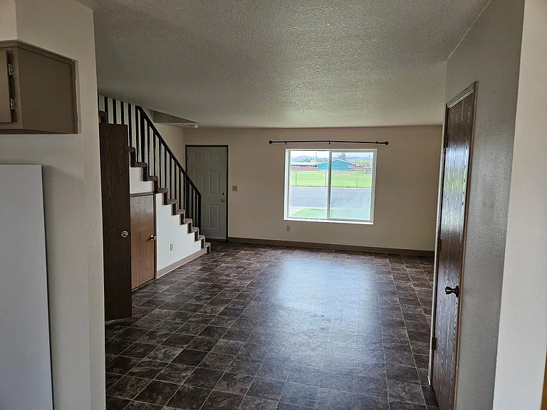 202 SE 3rd St #3 — Photo 14