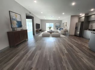 7040 Woodman Ave #26D0A43BF, Van Nuys, CA 91405