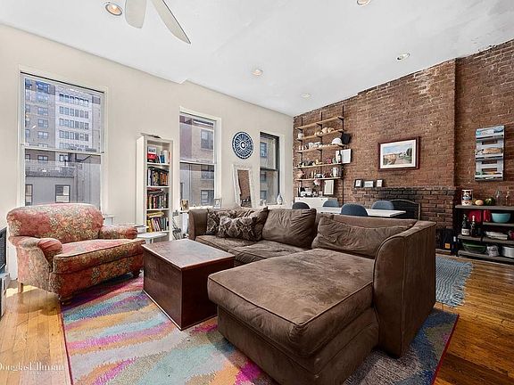 3rd image of 114 W 73rd St APT 4B