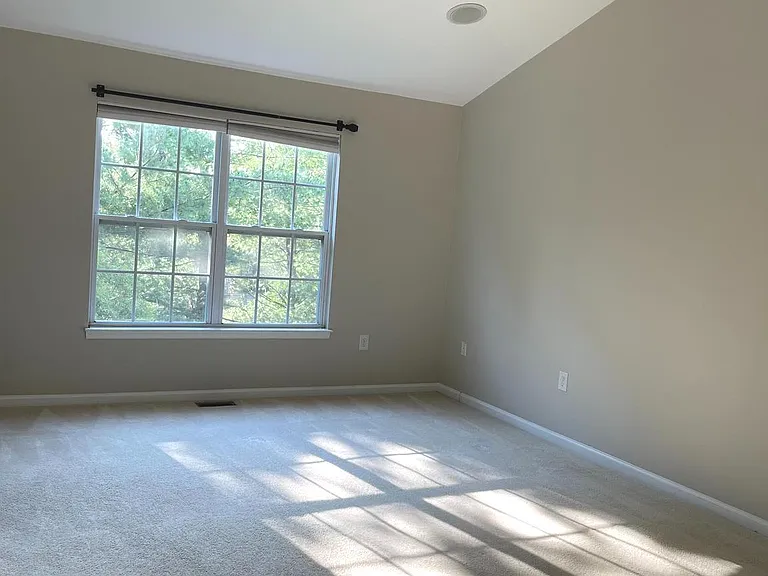 36 Hoover Ave — Photo 14