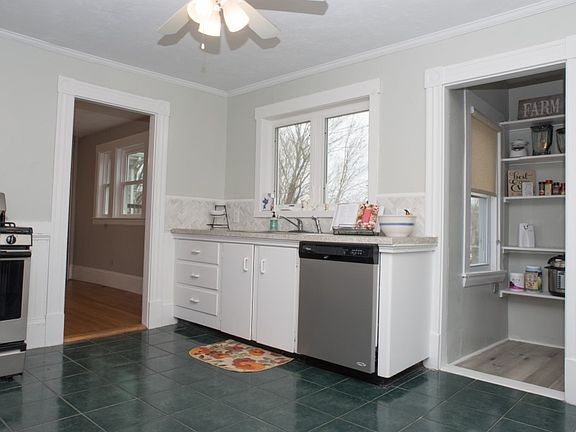 2nd image of 4 Stoddard St