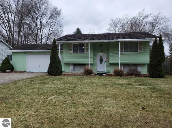 813 N Cooley St, Mount Pleasant, MI 48858