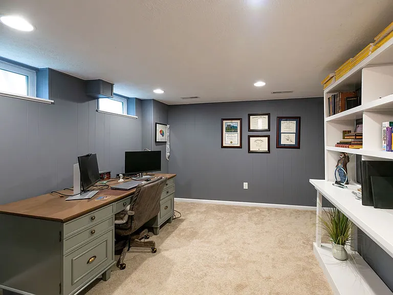 23213 Fairmount Blvd — Photo 37