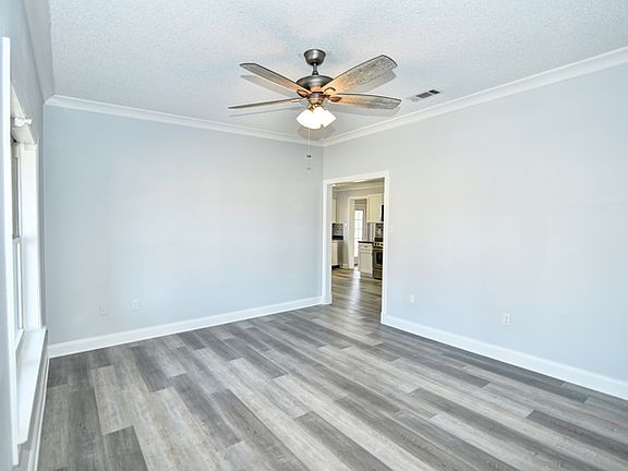 5th image of 5 Sunnymead Dr