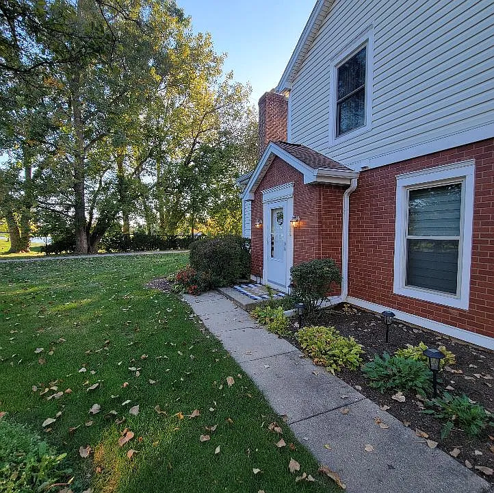 146 S Stonington Dr