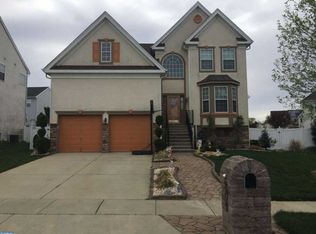 809 Kensington Dr, Thorofare, NJ 08086