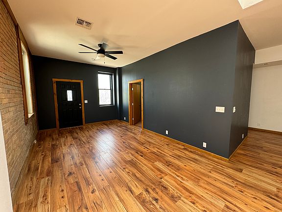 4th image of 115 1/2 S Santa Fe Ave APT B