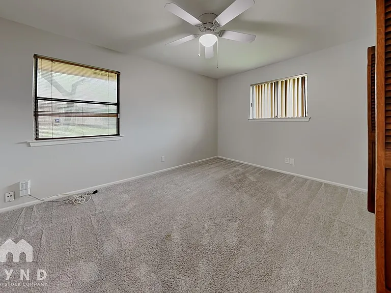 15710 Fern Ridge St — Photo 18