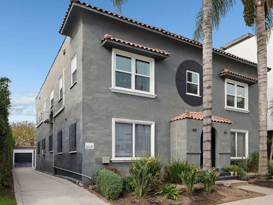 409 N Curson Ave