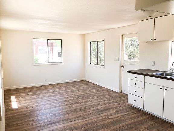 3rd image of 1067 W Miracle Mile Unit 94