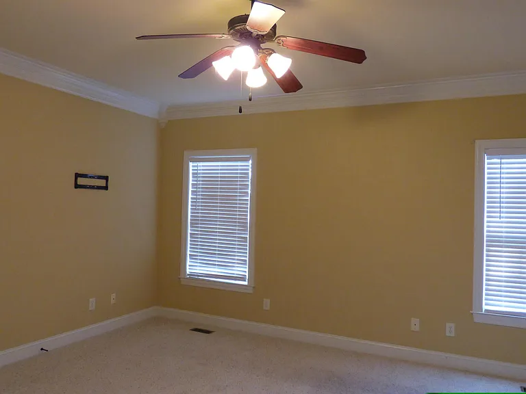 100 Mayfair Ct — Photo 20