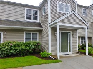 B12 Bristol Woods Dr, Bristol, RI 02809