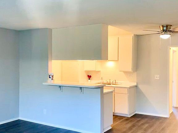 5th image of 2450 E 6th St APT 9